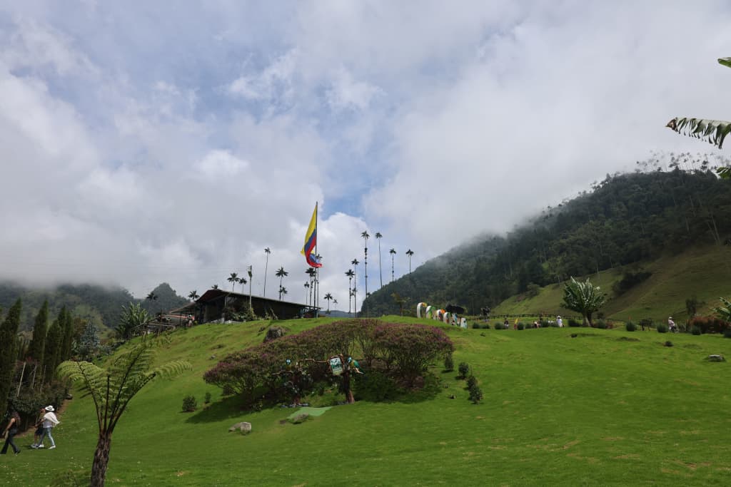 Beyond Colombia tour media